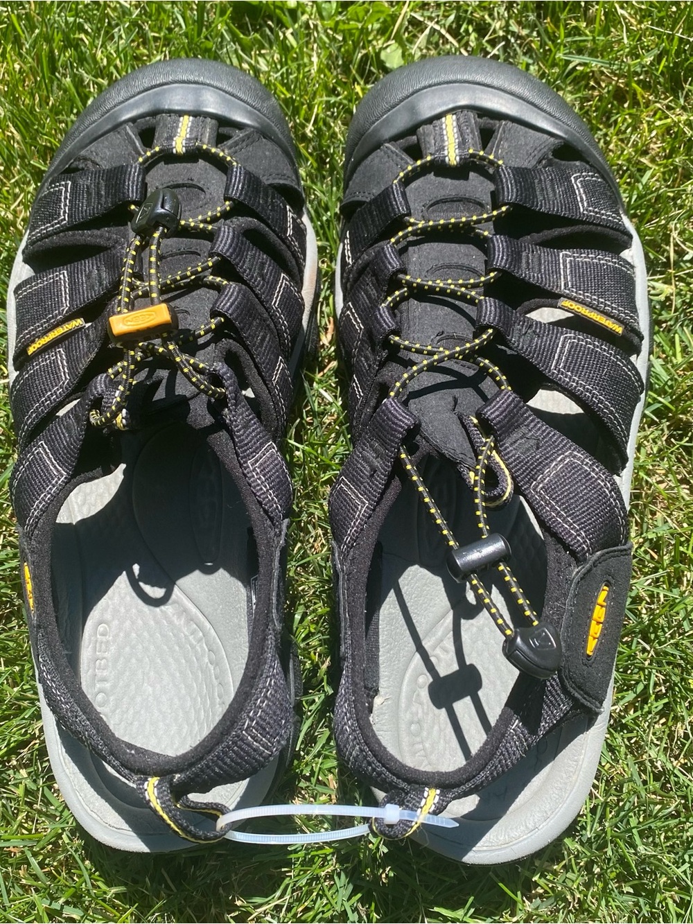Keen Men's Newport H2 Sport Sandals 1001907 Size 11.5 EU 45 Black Yellow - Picture 2 of 15